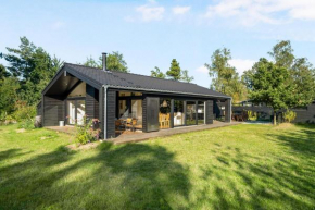 Stunning Home In Ebeltoft With 3 Bedrooms, Sauna And Internet